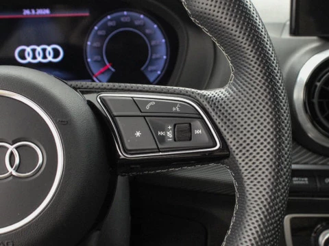 Audi Q2 1.5 35 TFSI S TRONIC ADRENALIN BLACK ED 150 5P