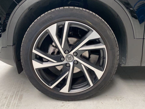 Volvo XC40 1.5 T2 R-DESIGN AUTO 5P