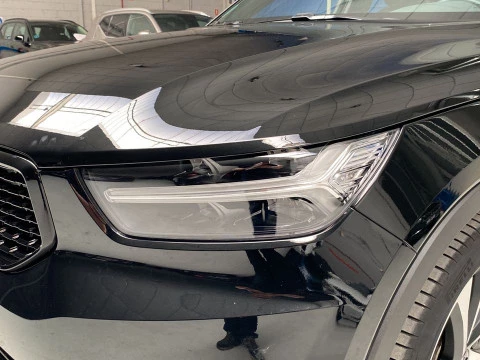 Volvo XC40 1.5 T2 R-DESIGN AUTO 5P