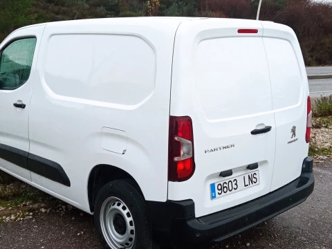 Peugeot Partner Pro Standard 600kg BlueHDi 55kW
