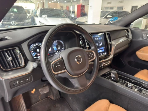 Volvo XC60 Business Plus T8 Twin AWD