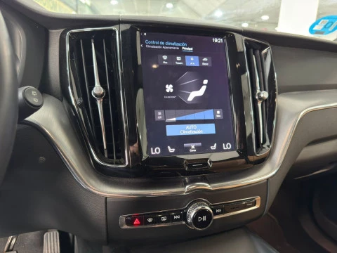 Volvo XC60 Business Plus T8 Twin AWD