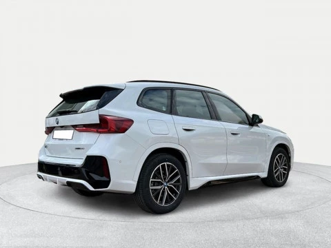BMW iX1 xDrive30