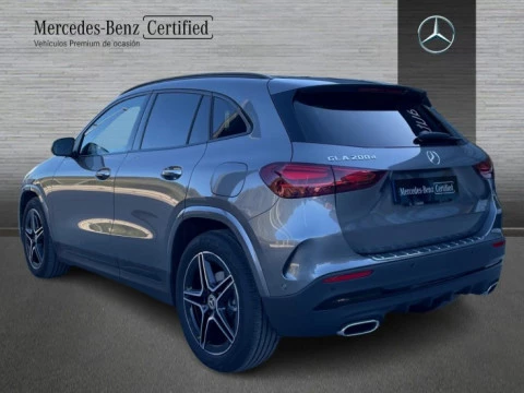 Mercedes-Benz GLA  200 d
