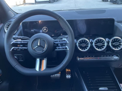 Mercedes-Benz GLA  200 d