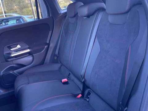 Mercedes-Benz GLA  200 d