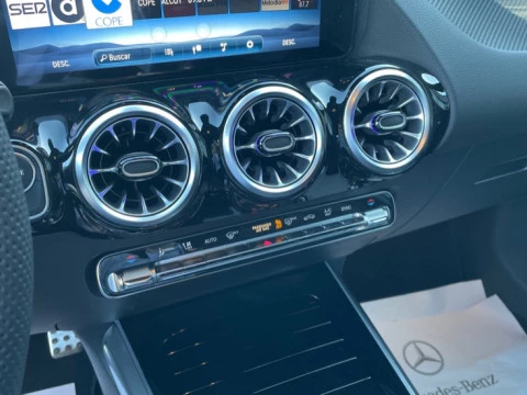 Mercedes-Benz GLA  200 d