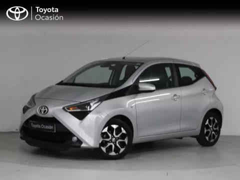 Toyota Aygo 1.0 70 x-play Toyota Aygo 1.0 70 x-play