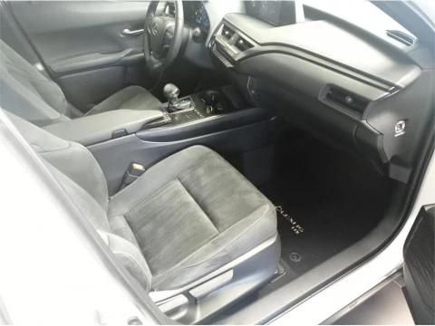 Lexus UX SUV BUSINESS 2.0 L Híbrido (2WD)
