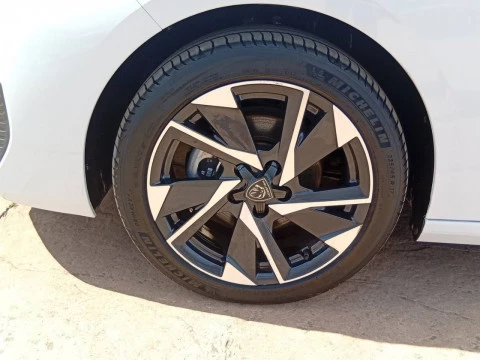Peugeot 308 5P Allure PureTech 130 S&S MAN