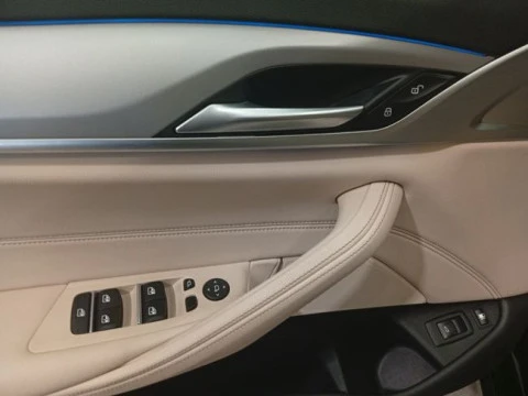 BMW Serie 5 530e Touring