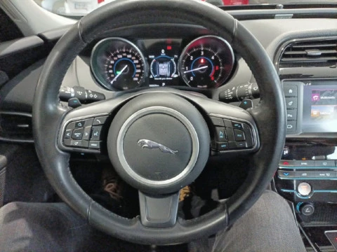 Jaguar XE 2.0 Diesel 132kW RWD Prestige Auto