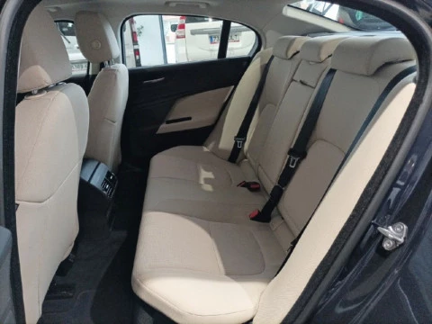 Jaguar XE 2.0 Diesel 132kW RWD Prestige Auto