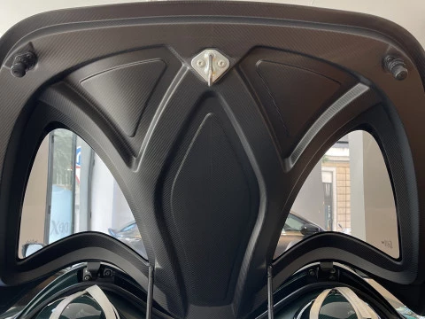 Aston Martin Vantage V12 Speedster 