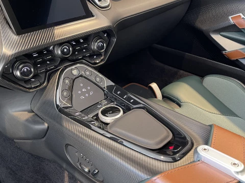 Aston Martin Vantage V12 Speedster 