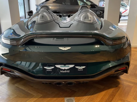 Aston Martin Vantage V12 Speedster 