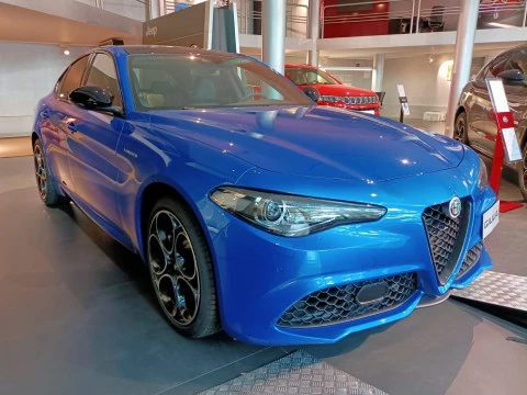 Alfa Romeo Giulia 2.2 Diesel 154kW (210CV) Veloce Q4 Alfa Romeo Giulia 2.2 Diesel 154kW (210CV) Veloce Q4