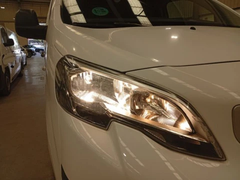 Peugeot Expert Furgón Pro 1.5 BlueHDi 120 S&S Standard 4 Puertas