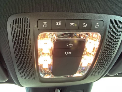 Mercedes-Benz GLA  250 e