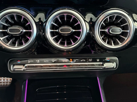 Mercedes-Benz GLA  250 e