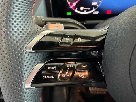 Mercedes-Benz GLA  250 e