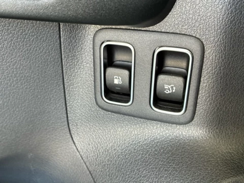 Mercedes-Benz GLA  250 e