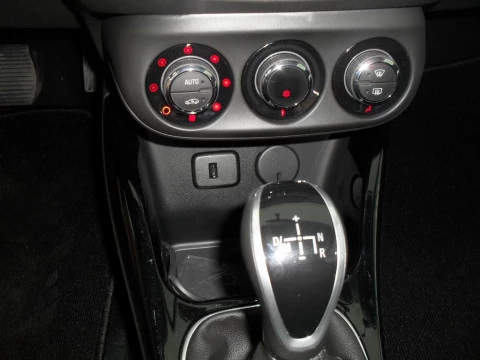 Opel Adam GLAM 1.4 87CV MTA