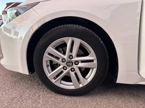 Toyota Corolla 1.8 125H ACTIVE TECH E-CVT