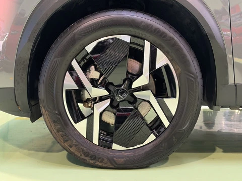 Peugeot e-2008 Electrico Allure 115 kW (156 CV)