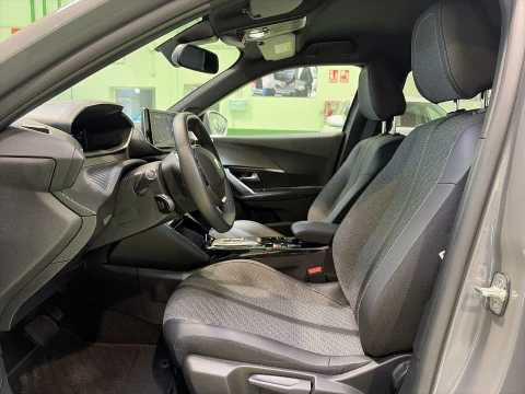 Peugeot e-2008 Electrico Allure 115 kW (156 CV)