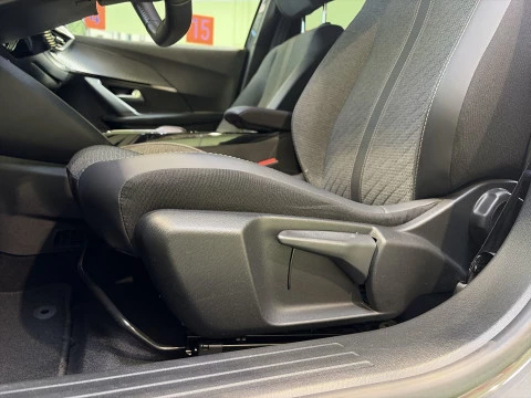 Peugeot e-2008 Electrico Allure 115 kW (156 CV)