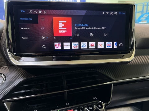 Peugeot e-2008 Electrico Allure 115 kW (156 CV)