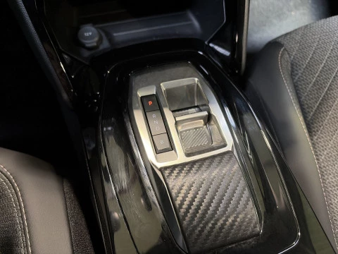 Peugeot e-2008 Electrico Allure 115 kW (156 CV)