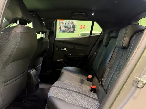 Peugeot e-2008 Electrico Allure 115 kW (156 CV)