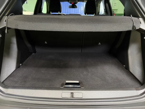 Peugeot e-2008 Electrico Allure 115 kW (156 CV)