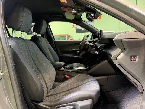 Peugeot e-2008 Electrico Allure 115 kW (156 CV)