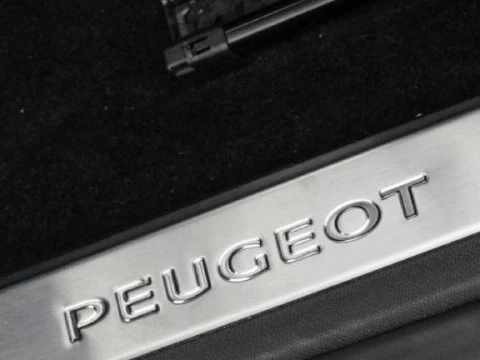 Peugeot 3008 2.0BLUEHDI 133KW GT AUTO S&S 180 5P