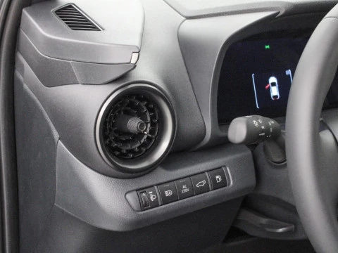 Toyota C-HR CH Toyota C-HR - NG24