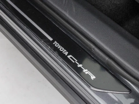 Toyota C-HR CH Toyota C-HR - NG24