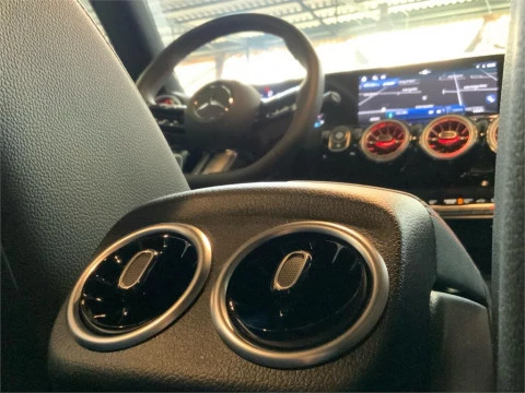 Mercedes-Benz CLA 220 D DCT