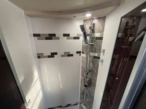 MCLOUIS NEVIS NEVIS 881G