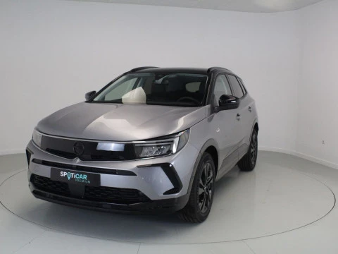Opel Grandland GS 1.2T XHT HYBRID EDCT6 S/S 136CV (100KW)