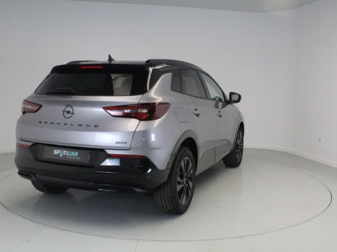 Opel Grandland GS 1.2T XHT HYBRID EDCT6 S/S 136CV (100KW)