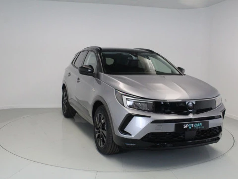 Opel Grandland GS 1.2T XHT HYBRID EDCT6 S/S 136CV (100KW)