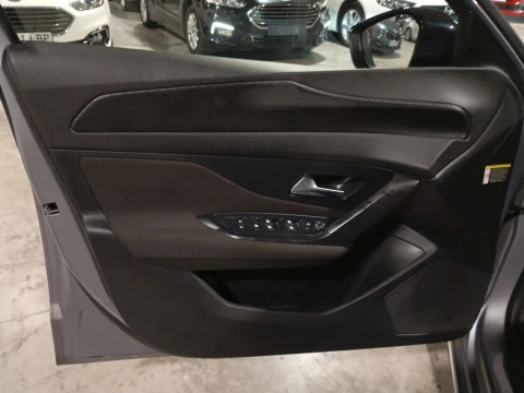 Peugeot 308 5P Active Pack BlueHDi 130 S&S EAT8