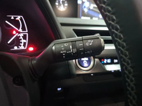 Lexus UX 2.0 250h Business