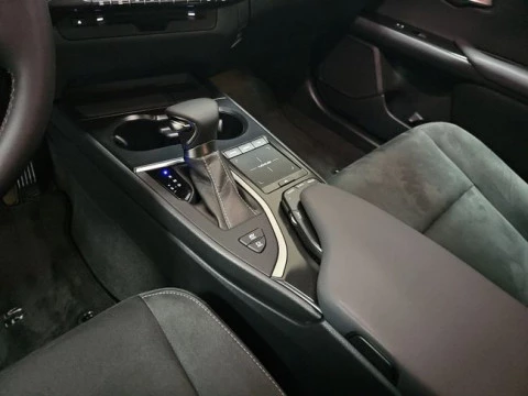 Lexus UX 2.0 250h Business