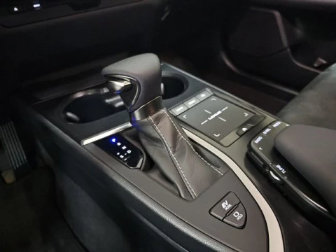 Lexus UX 2.0 250h Business