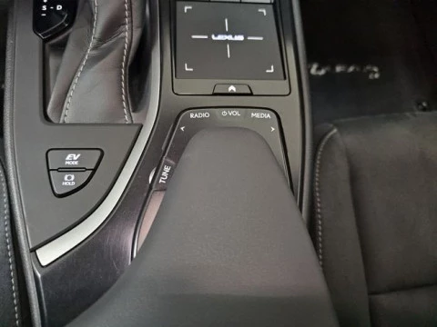 Lexus UX 2.0 250h Business