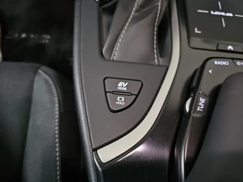 Lexus UX 2.0 250h Business
